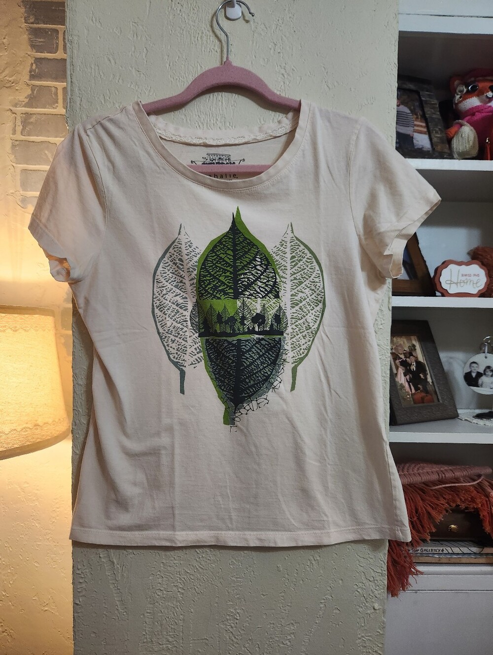 Saturday Market Tee By Sshalie Short-Sleeve Tee with Green Leaf Motif Size Med